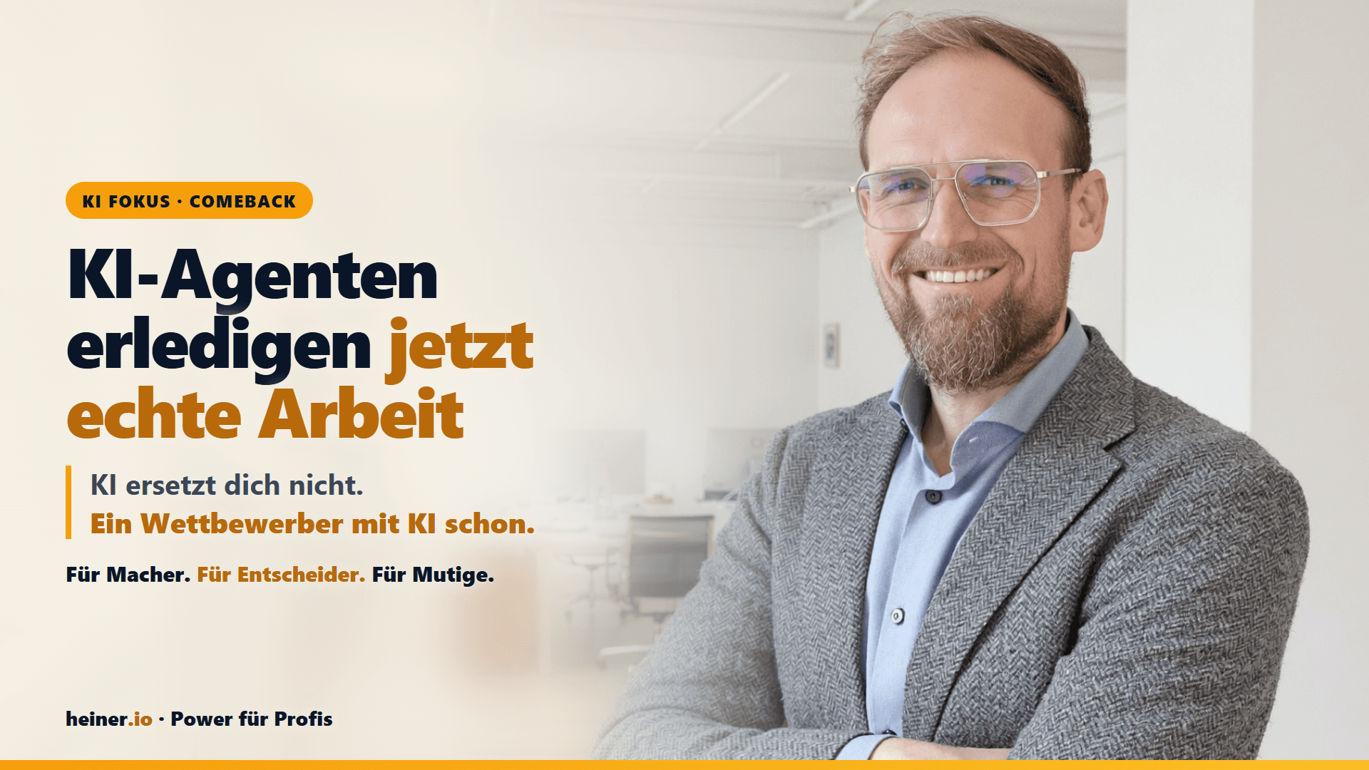 KI Fokus Comeback-Ausgabe Cover: KI-Agenten erledigen jetzt echte Arbeit, Slogan KI ersetzt dich nicht, ein Wettbewerber mit KI schon.